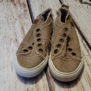 Blow Fish Casual Tan Slip-On Sneakers